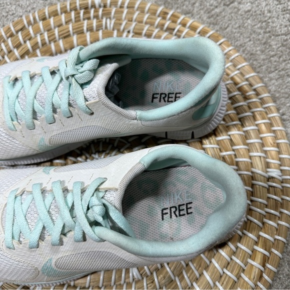 Nike Women’s Free 4.0 V3 Running Shoes Sneakers in White Light Aqua Size 8 - Picture 4 of 16